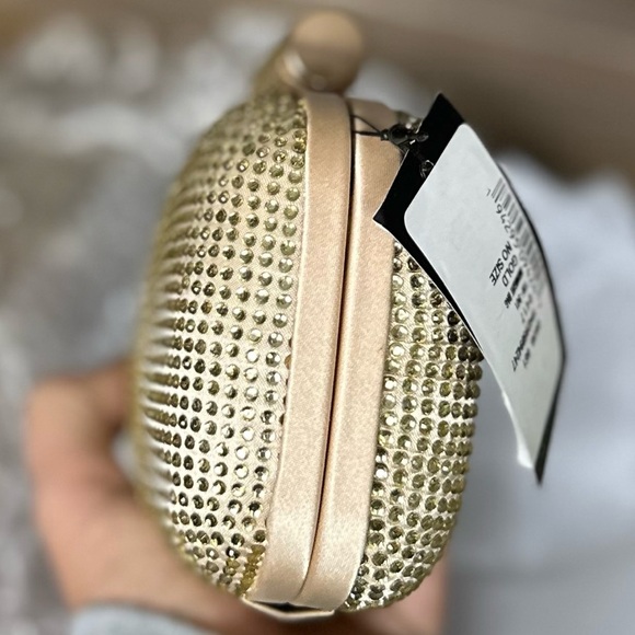 ‼️RARE‼️🎸💯AUTH. Badgley Mischka🎸🔥NWT🔥Gold Embellished Convertible Clutch